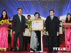Ceremony held in Hanoi to honour Vietnamese teachers  - ảnh 1